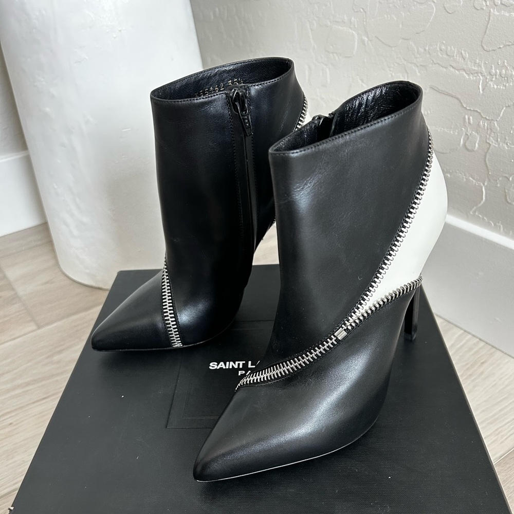YSL YVES SAINT LAURENT Women’s Size 36 (5.5) Booties (NEVER WORN)